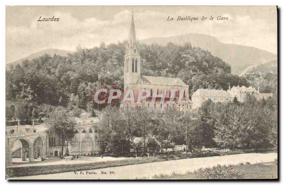 CPA Lourdes La Basilique le Gave