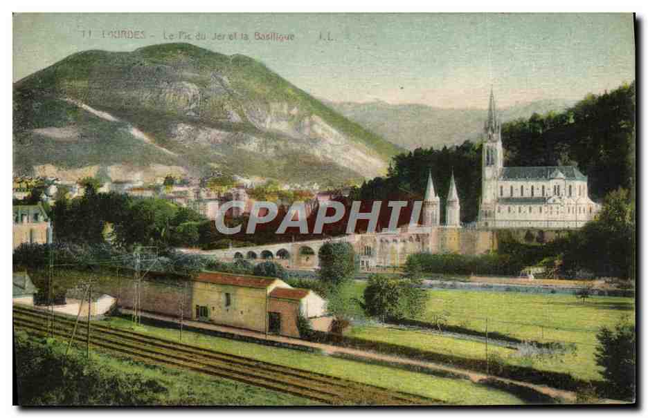 CPA Lourdes Le Pic du Jer et la Basilique