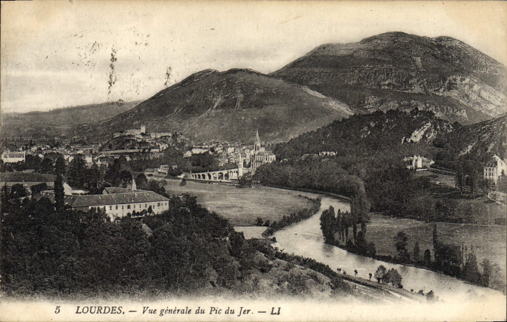 CPA Lourdes Vue Generale du Pic du Jer
