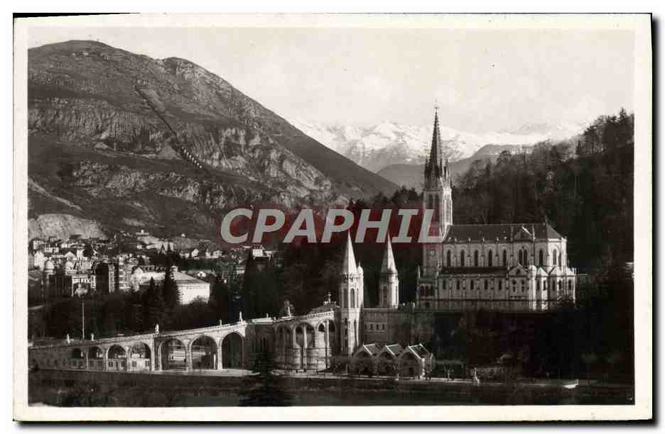 CPA Lourdes La basilique et le Pic di Jer