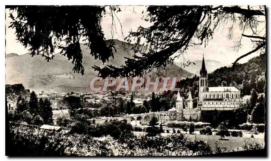 CPM Lourdes La Basilique et le pic du Jer