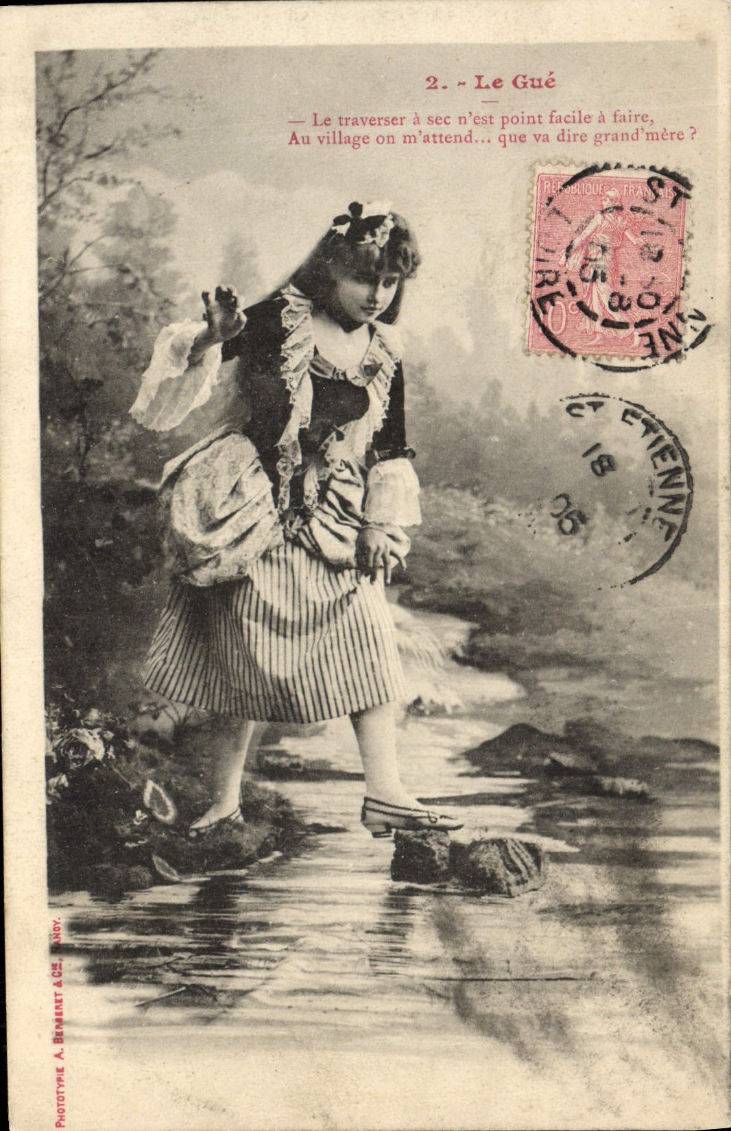 Fille traversant un ruisseau — Le Gué — Phototypie A. BERNERET & CIE, Nancy