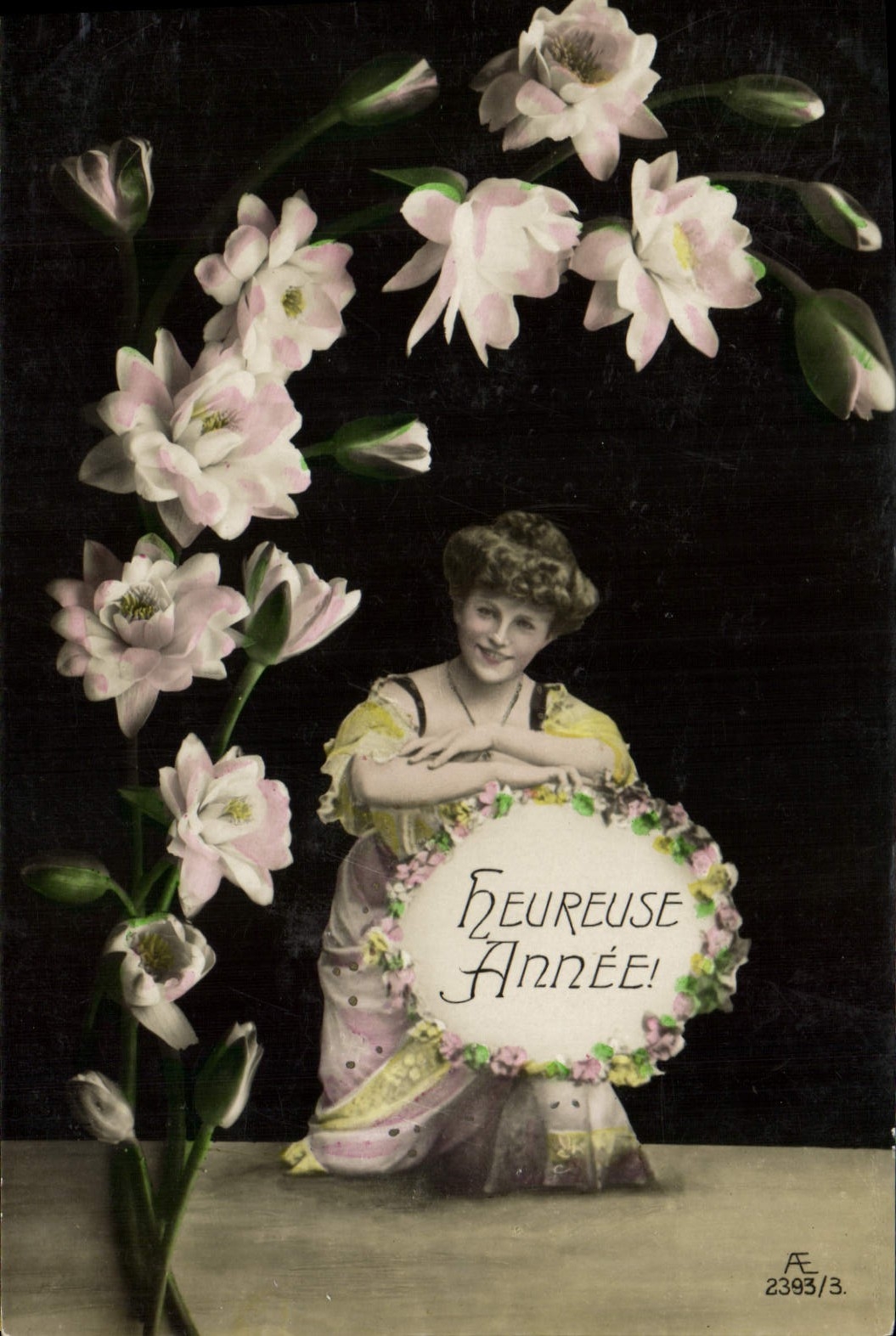 CPA Fantaisie Femme Fleurs