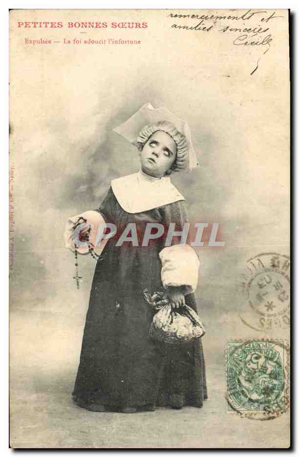 CPA Petites Bonnes Soeurs Enfant Religieuse 