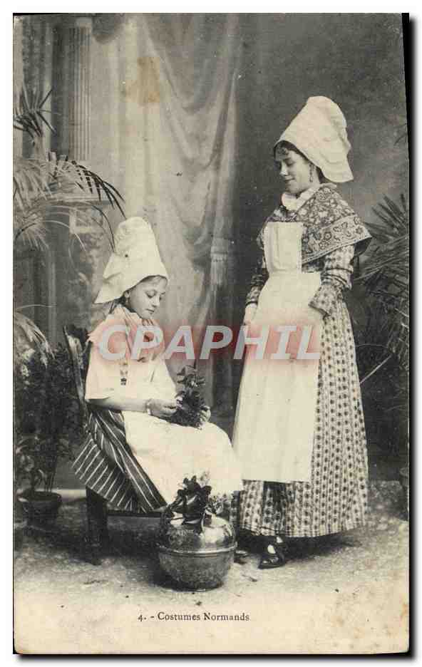 CPA Costumes Normands Folklore 