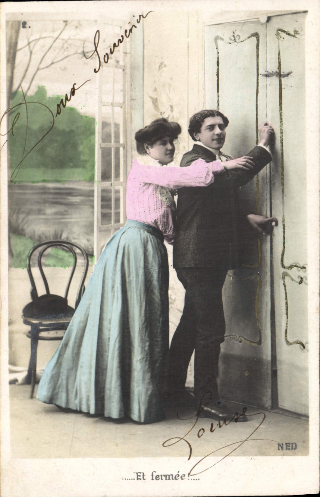CPA Et Fermee Femme
