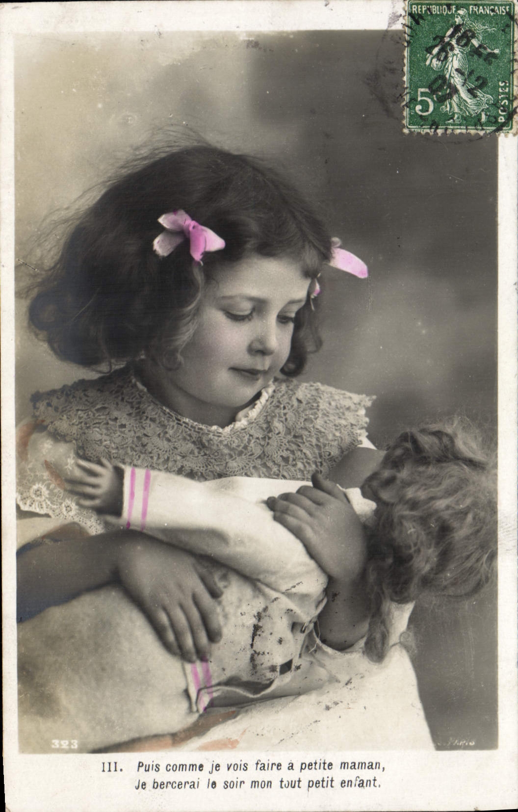 CPA Fantaisie Enfant Poupee
