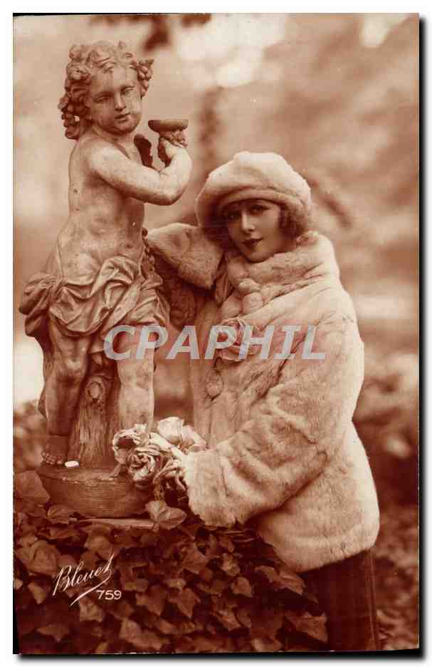 Femme en manteau de fourrure — statue d'enfant — Bleuet 759