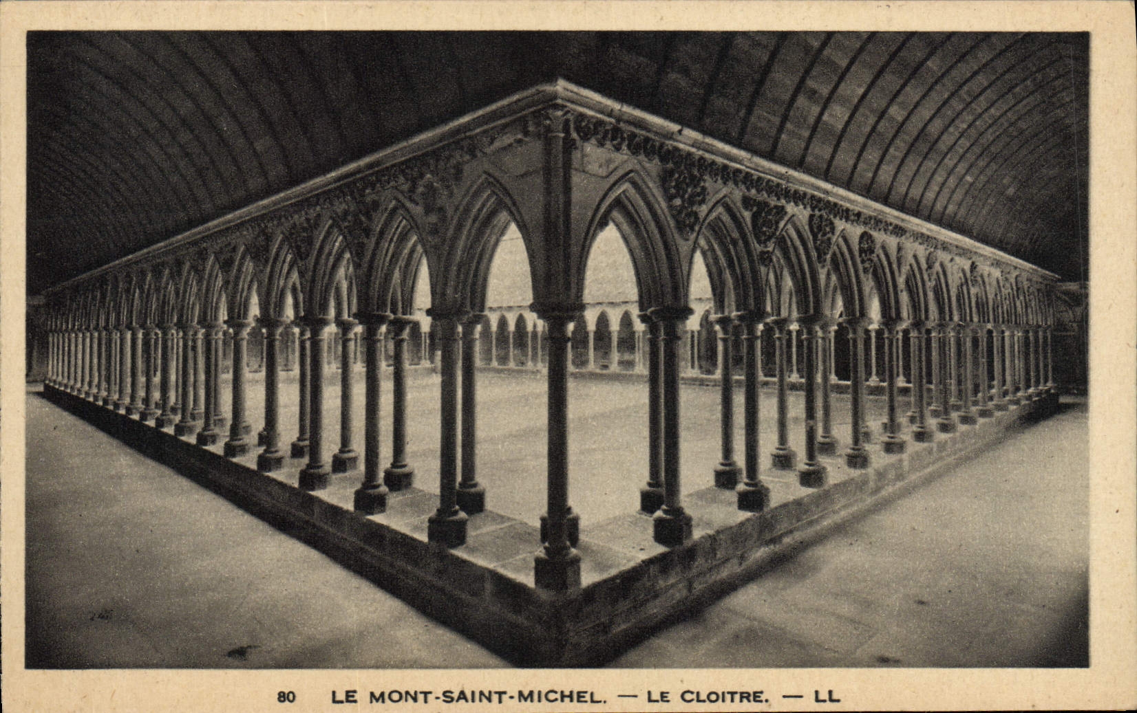 CPA Le Mont Saint Michel Le Cloitre