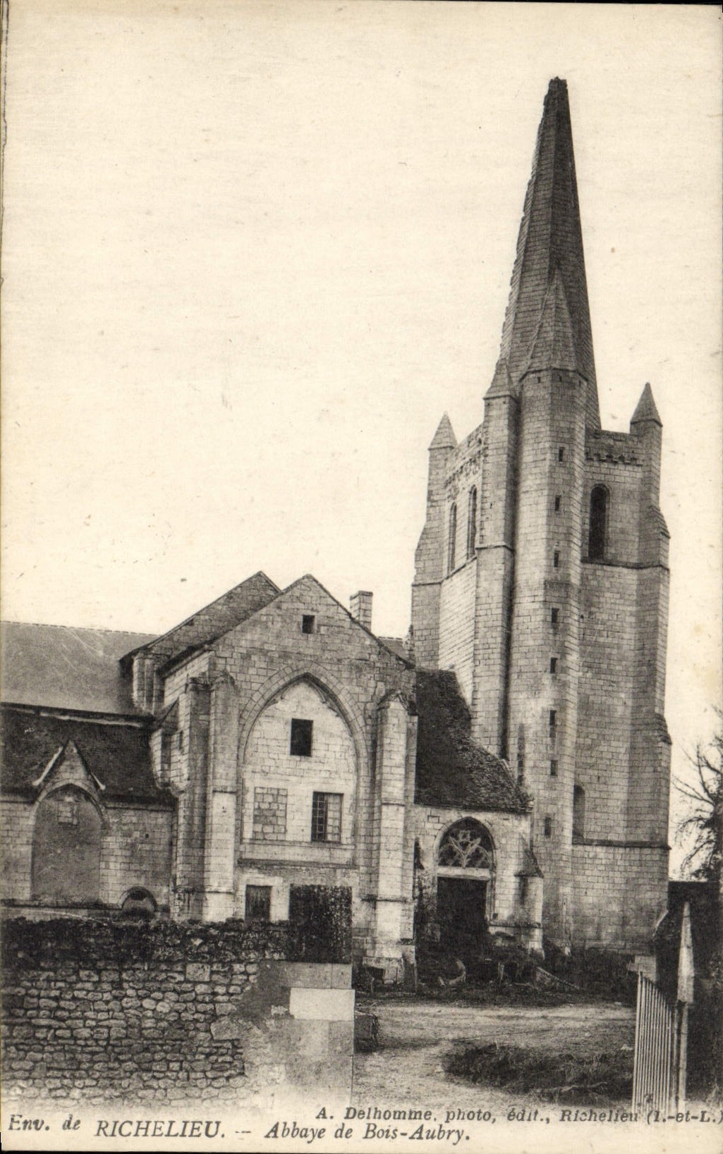CPA Environs De Richelieu abbaye De Bois Aubry