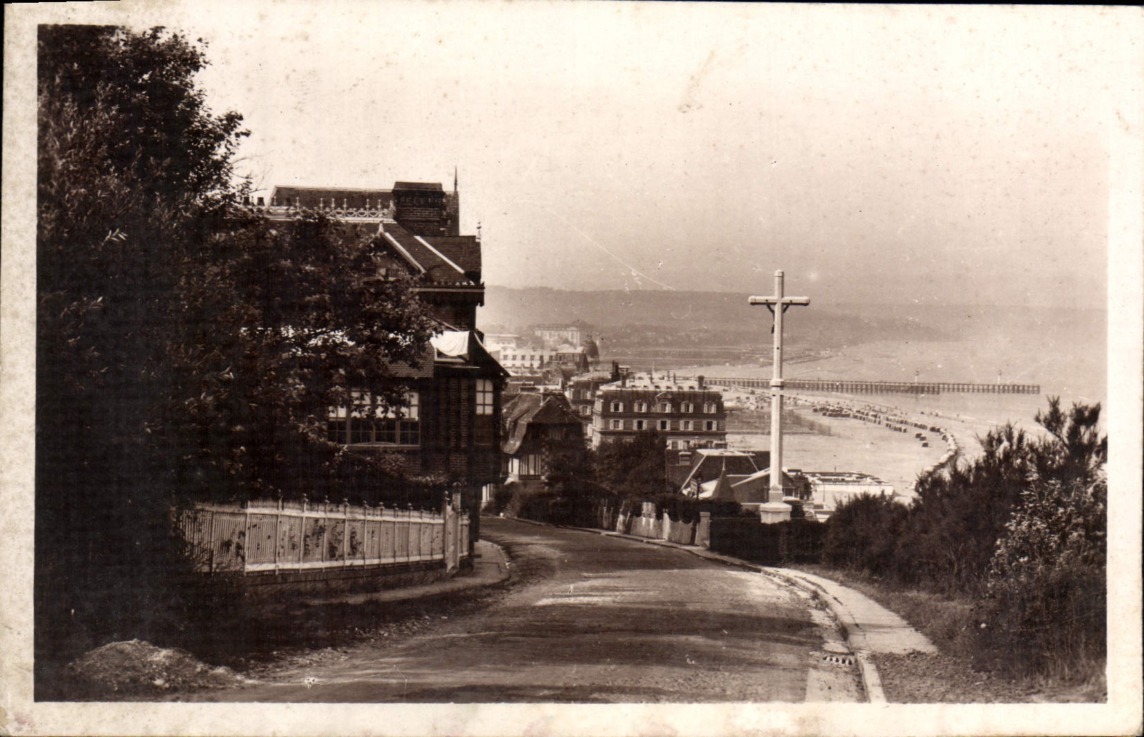 CPM Trouville Panorama Du Calvaire Vers La Plage