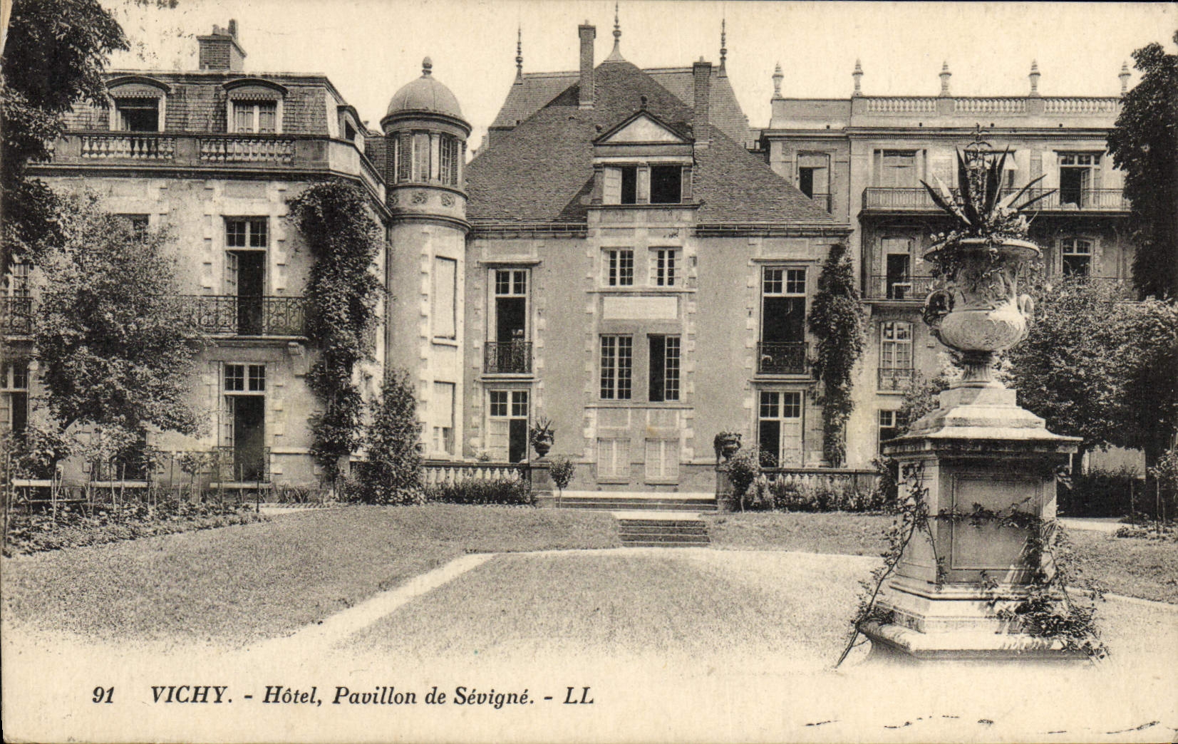 CPA Vichy Hotel Pavillon De Sevigne