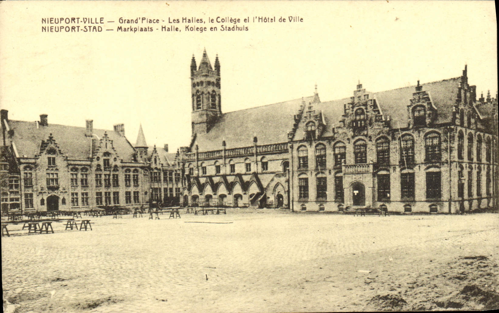 CPA Nieuport Ville Grand Place Les Halles Le College El l'hotel De Ville