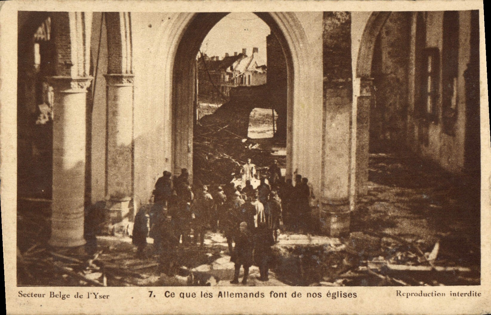 CPA Ce Que Les Allemands Font De Nos Eglises Secteur belge de l'Yser Militaria 