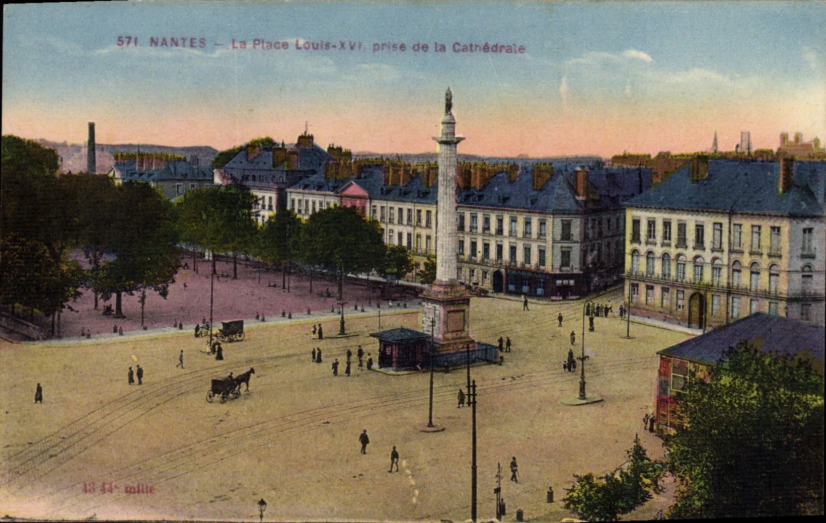 CPA Nantes La Place Louis XVI prise de la cathedrale