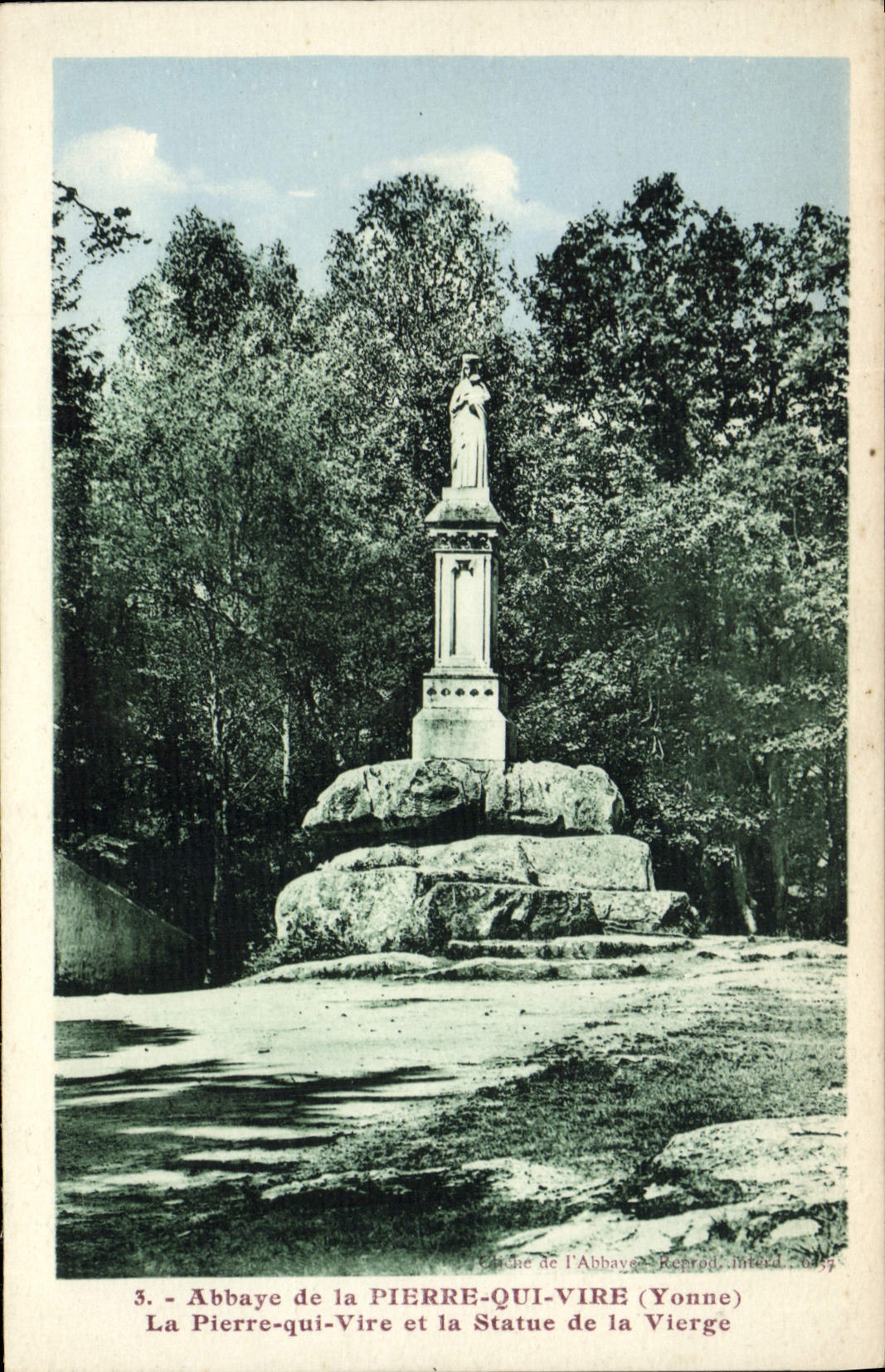 Abbaye de la Pierre-qui-Vire (Yonne) — Statue de la Vierge — Reprod. Mitred. n°3