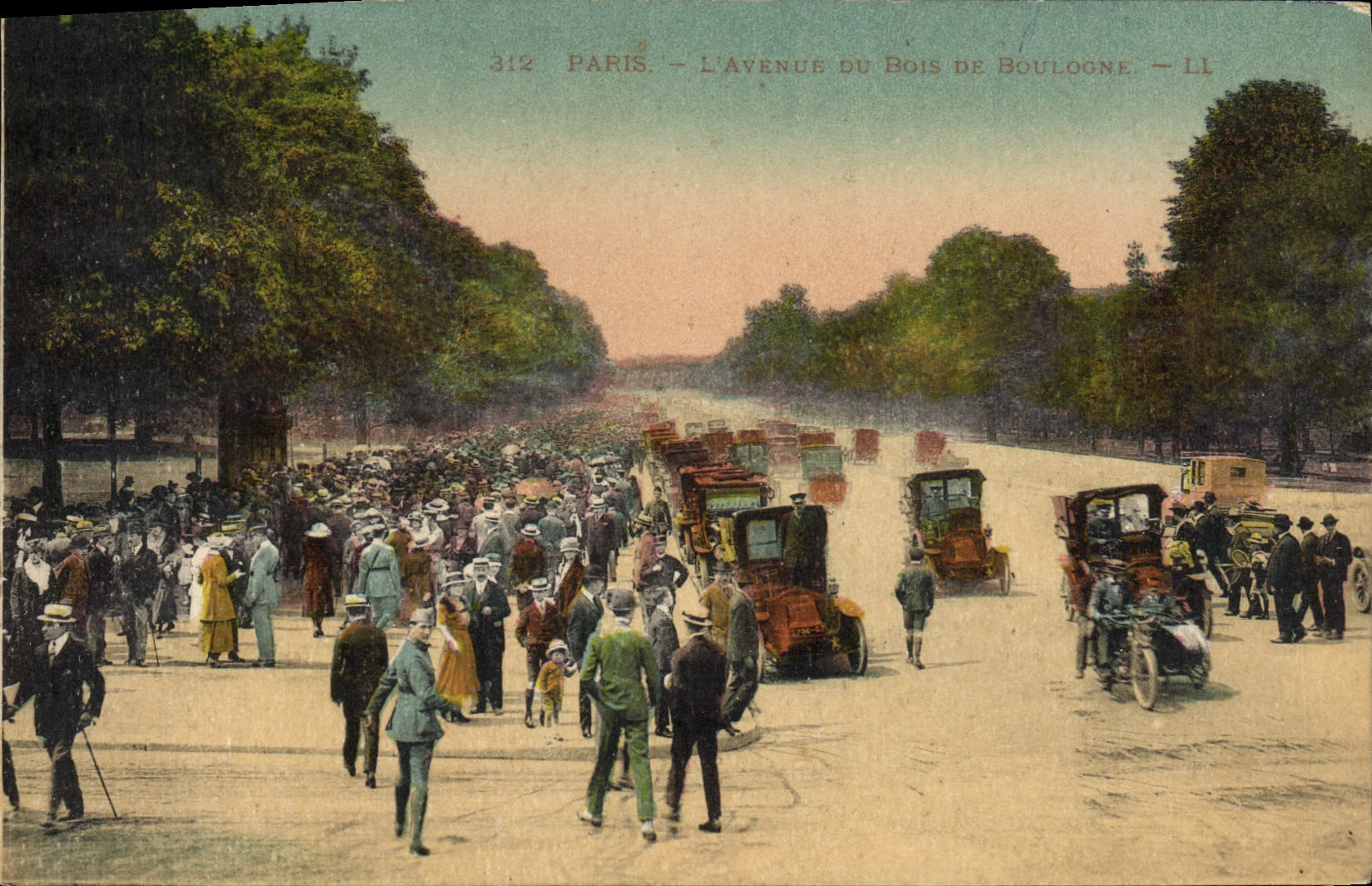 CPA Paris L'Avenue Du Bois De Boulogne Automobile 