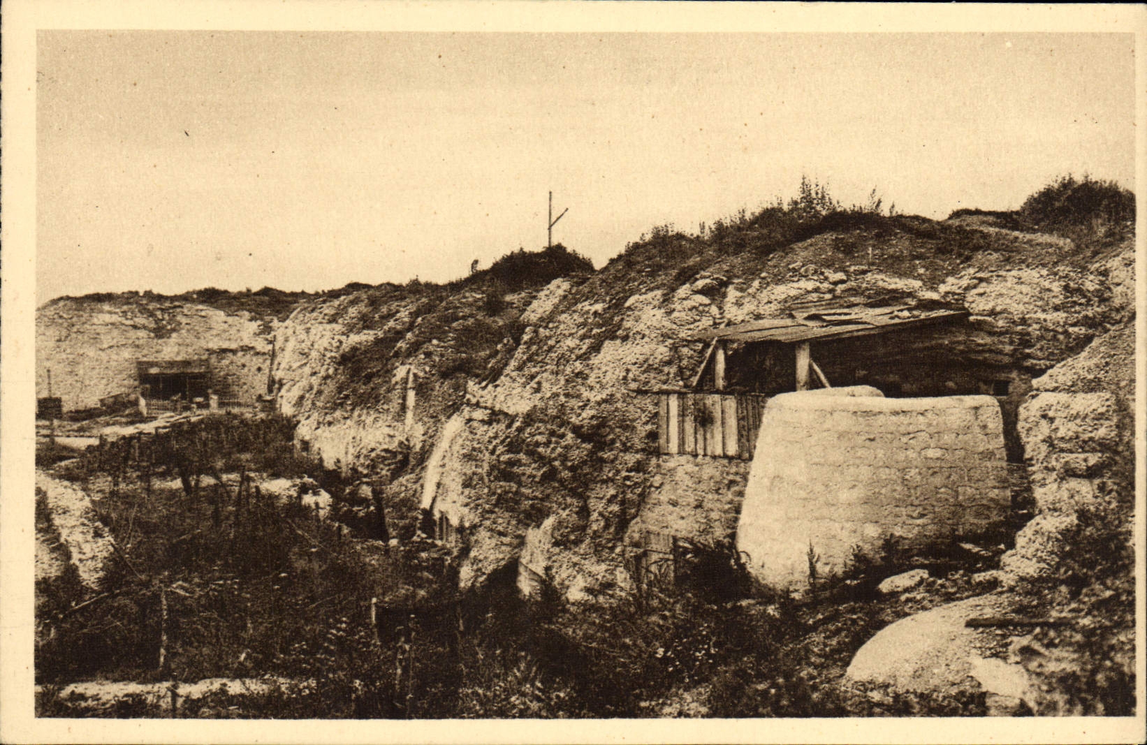 CPA Fort de Douaumont Poste de Mitrailleuses contre avions Militaria