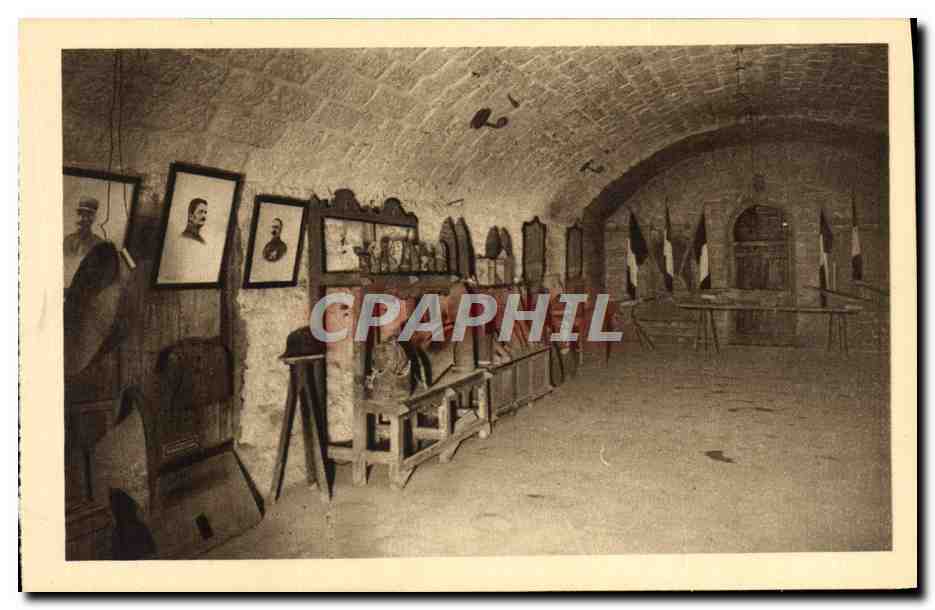 CPA Fort de Douaumont Le Musee Militaria