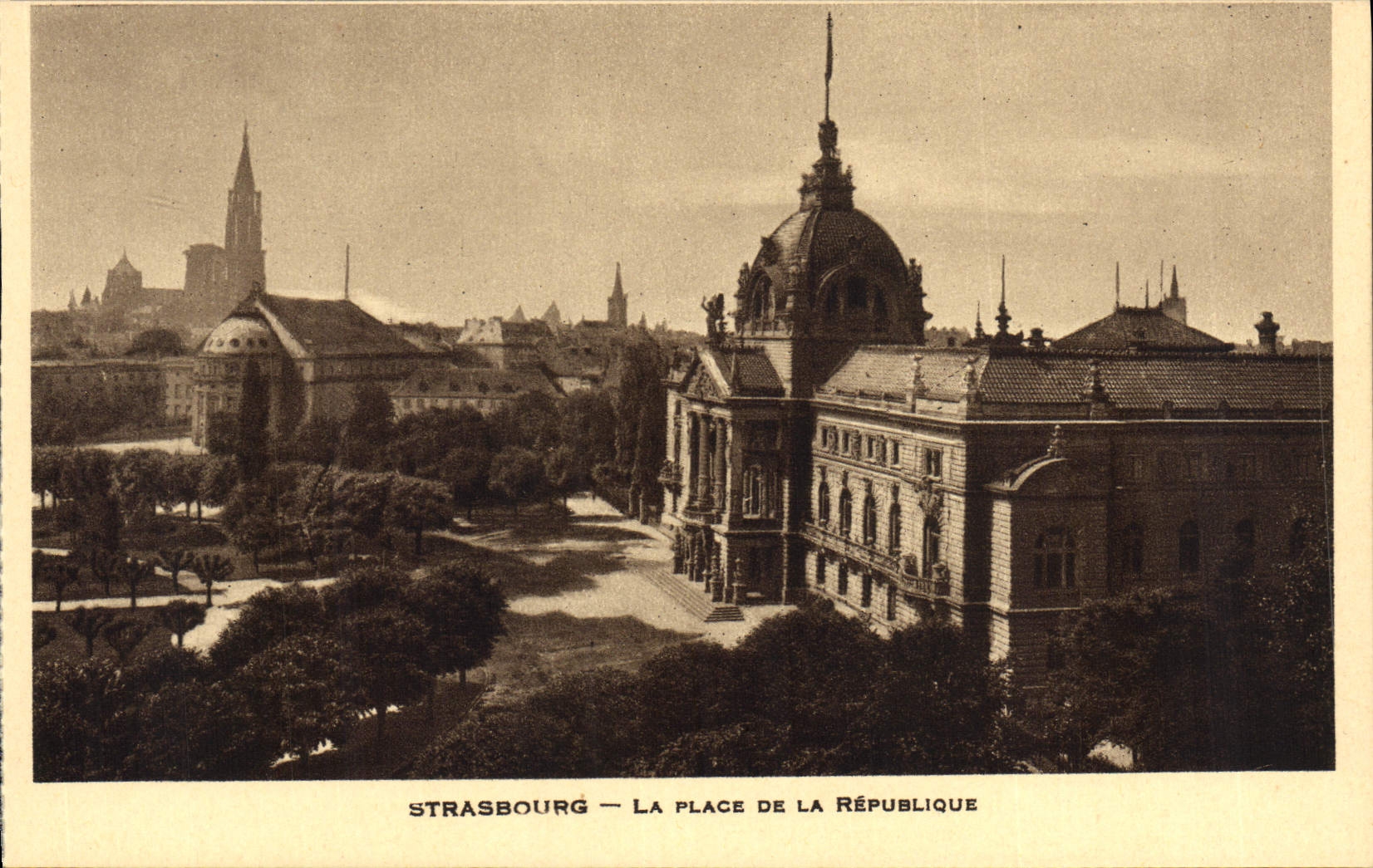 CPA Strabourg La Place de la Republique