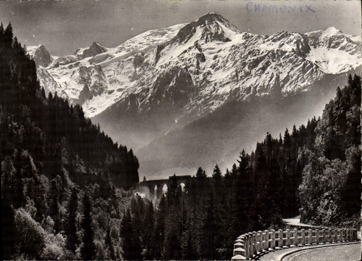 CPM Env de Chamonix La Chaine du Mont Blanc et le Viaduc Ste Marie aux Houches