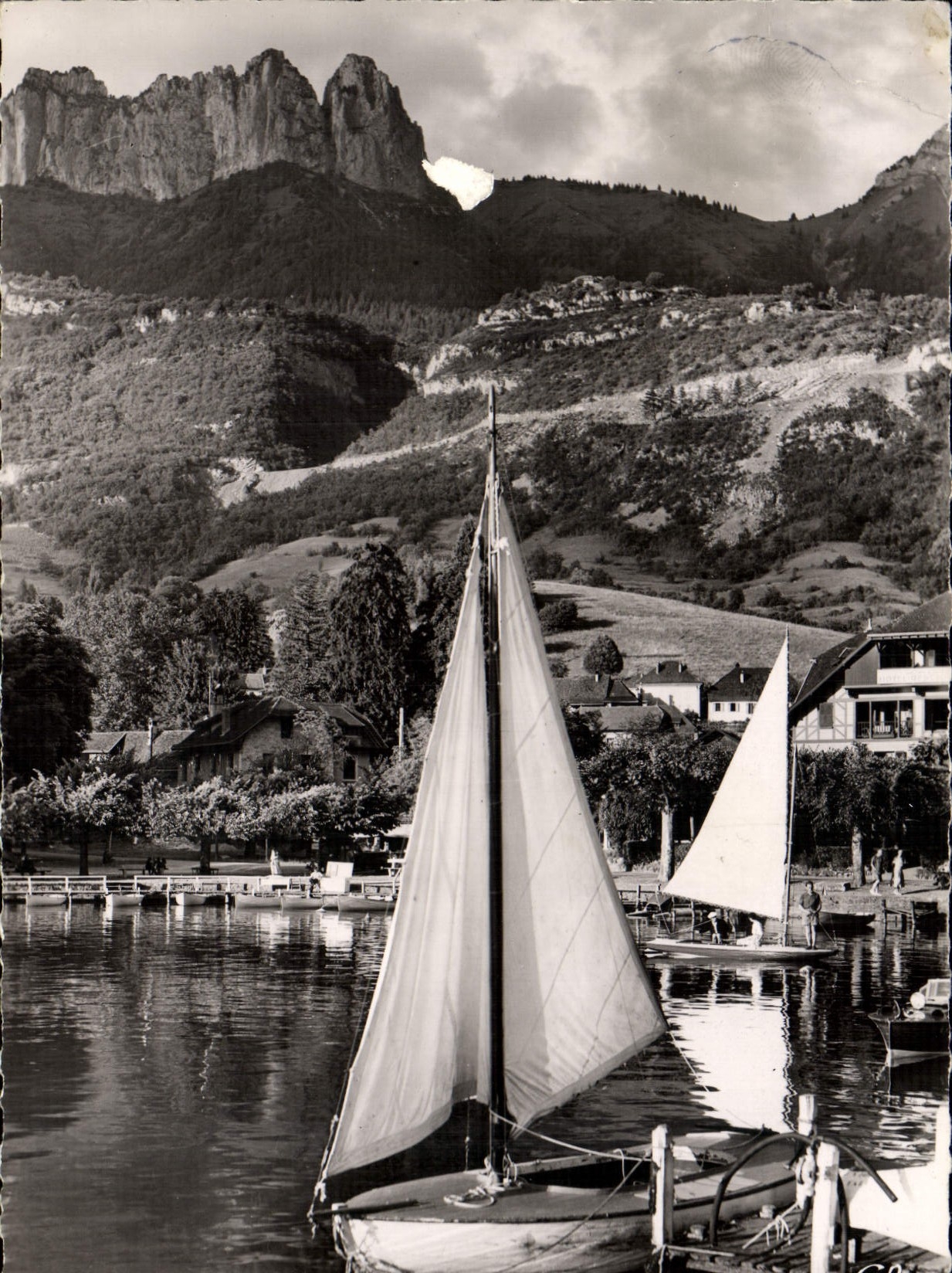 Tarjeta postal moderna Lago de Annecy El Puerto de Talloires Barco