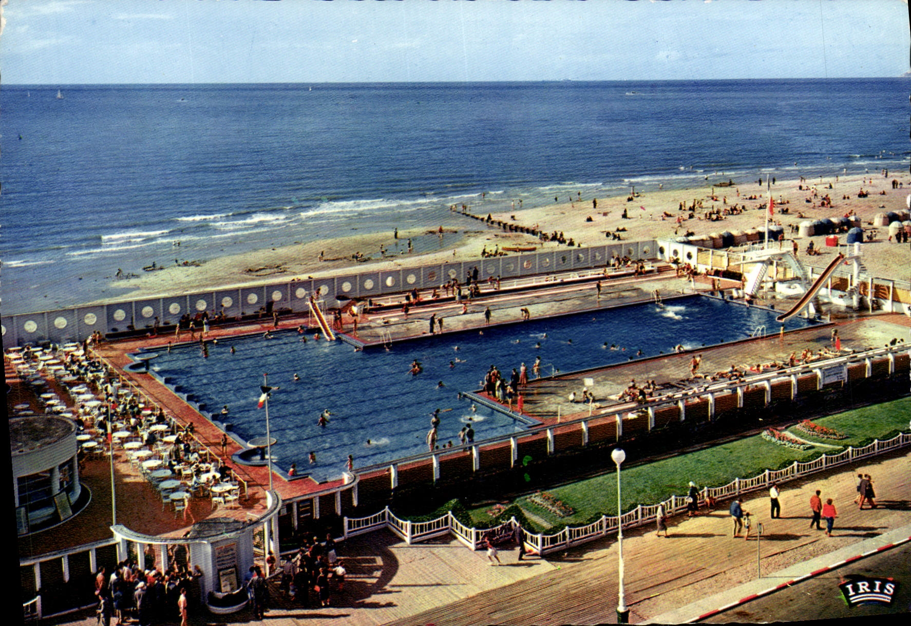 CPM Trouville Reine des Plages La Piscine et la Plage Piscine 