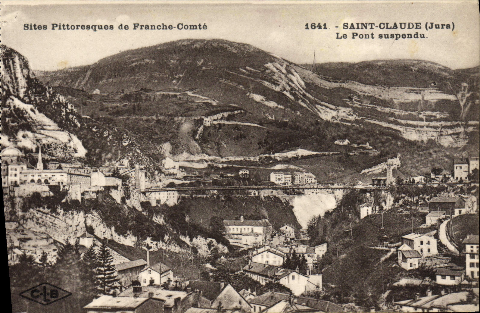 CPA Sites Pittoresques de Franche Comte Saint Claude Le Pont suspendu