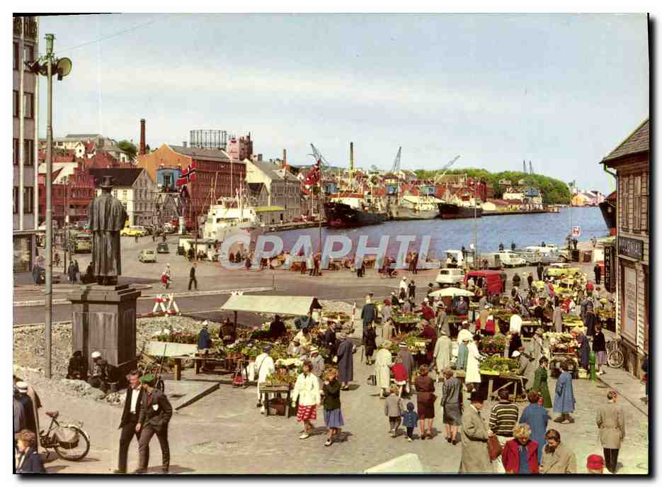 CPM Norway Stavanger View of the market Place witht the statue of the poet Alex Kielland 