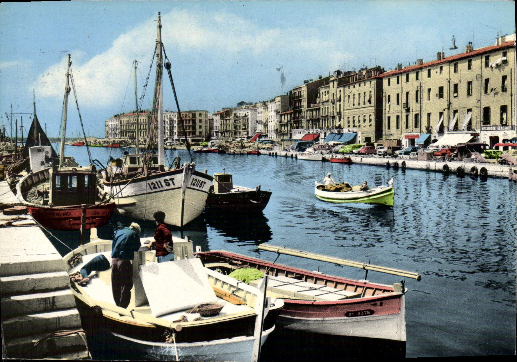 CPM Sete Le Canal Et Les Quais Bateaux