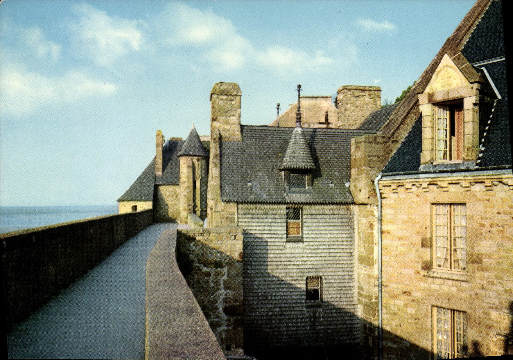 Mont Saint-Michel — Chemin de ronde et Tour de l'Arcade — Éditeur : Abbaye du Mont Saint-Michel