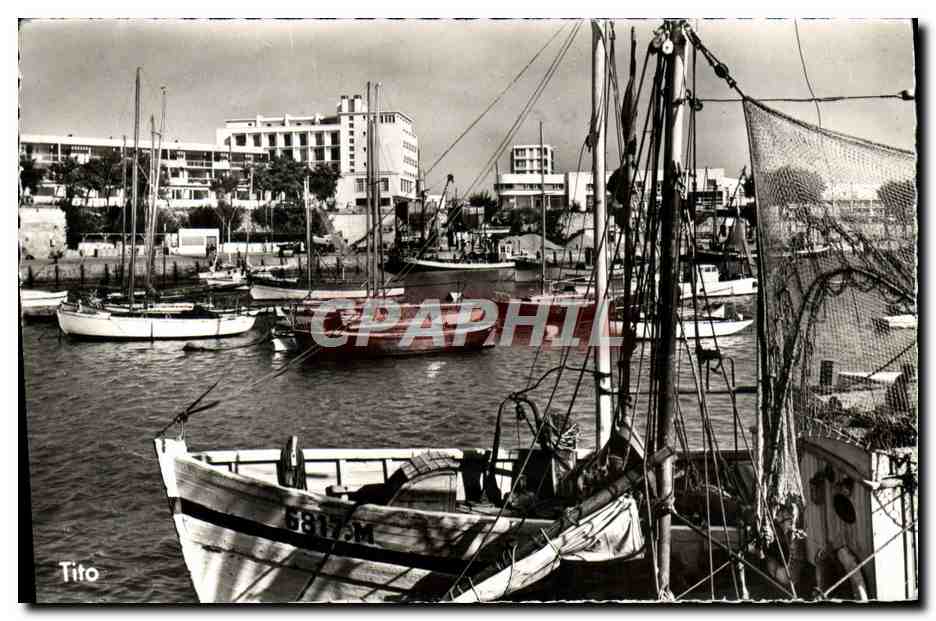 CPM Royan Le Port Bateaux 