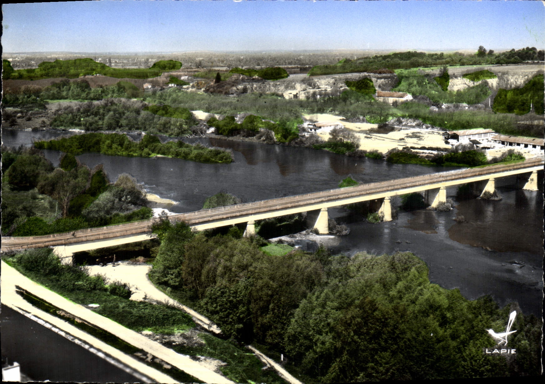 Vue aérienne du pont sur la Loire à Dioû (Allier) — Édition Lapie
