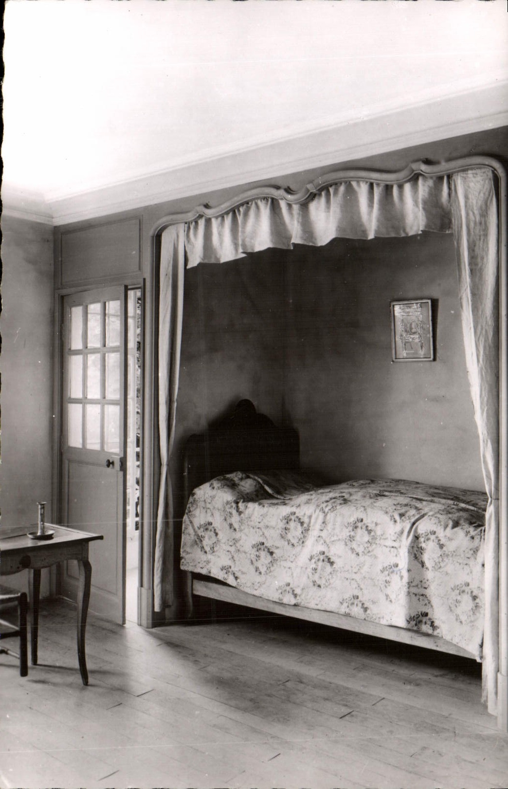 CPM Le Mont Louis De JJ Rousseau Montmorency La chambre de JJ Rousseau