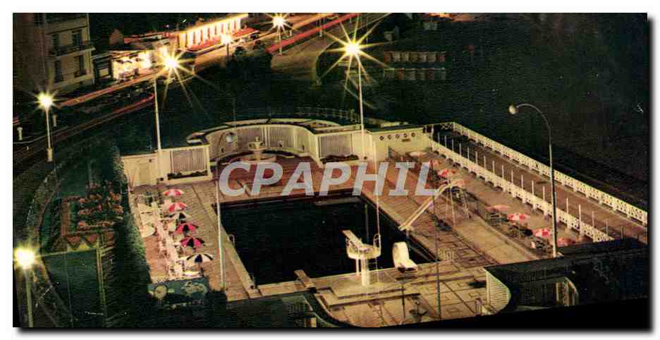 Les Sables d'Olonne — La piscine et le Remblai la nuit — CPA PHIL