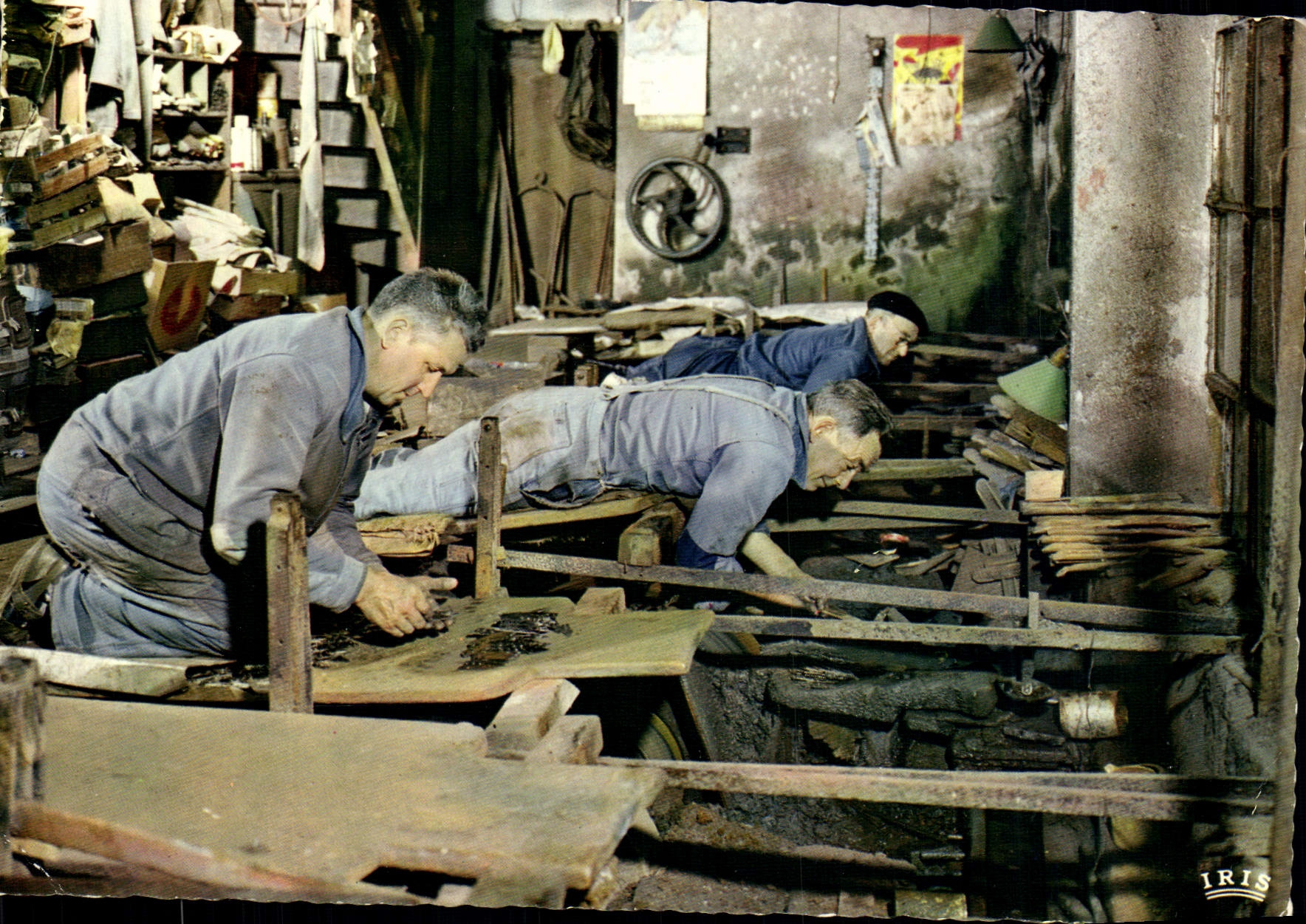 L'Auvergne - 1771 - La fabrication des couteaux à Thiers — Iris