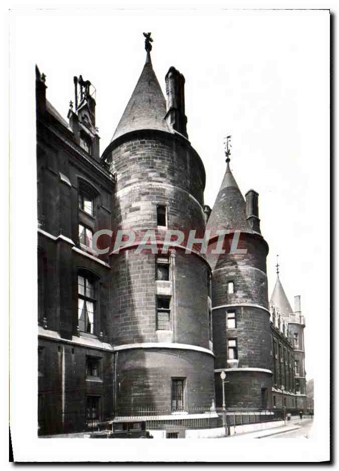 CPM Paris La Conciergerie Du Palais Les tours Jumelles