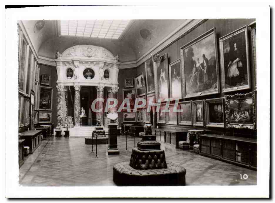 Intérieur d'une galerie d'art — œuvres et architecture classique — CPAPHIL n°10