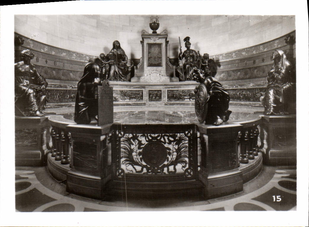 Intérieur du Panthéon de Paris — vue du monument central — série 15