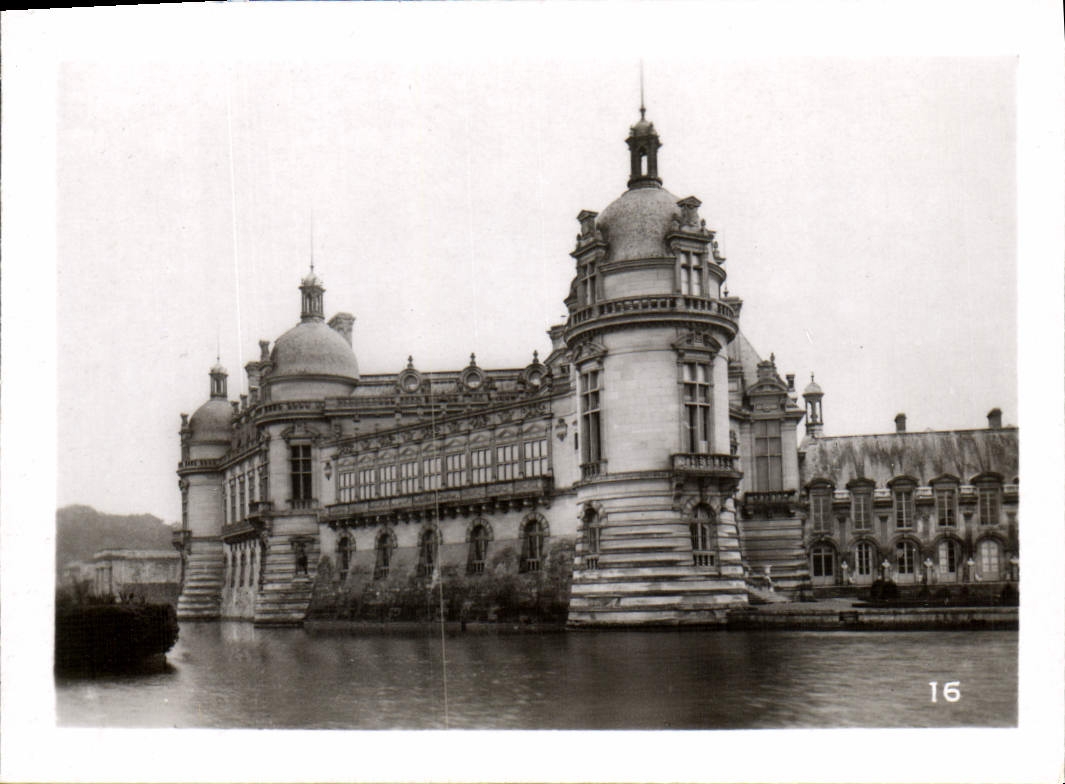 Château de Chantilly — vue sur le lac — série 16 - Recto