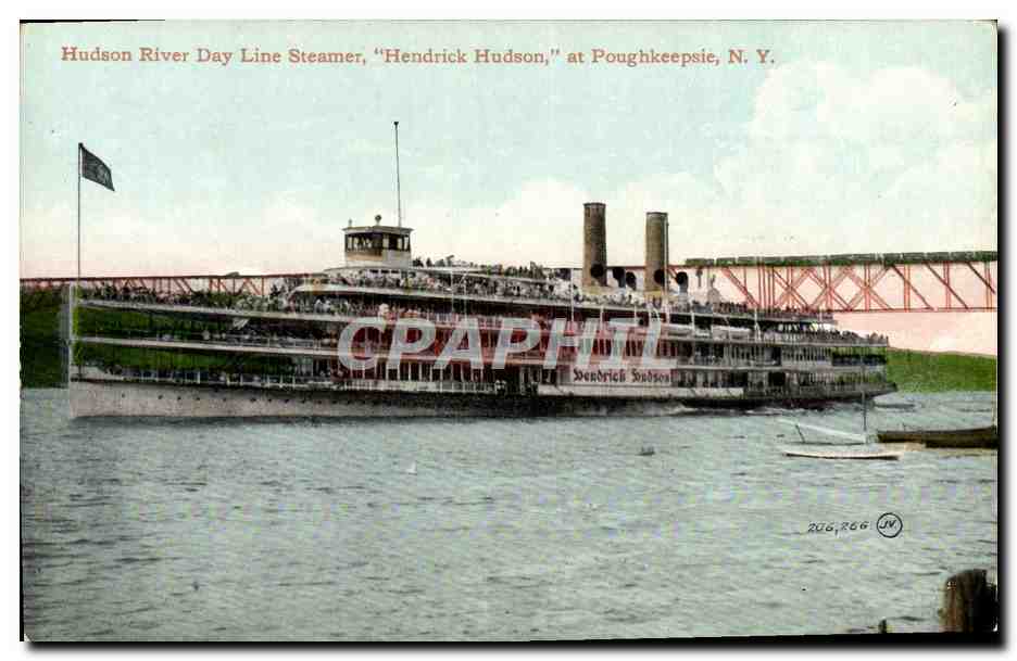 CPA Hudson River Day Line Steamer Hendrick Hudson at Poughkeepsie Bateau