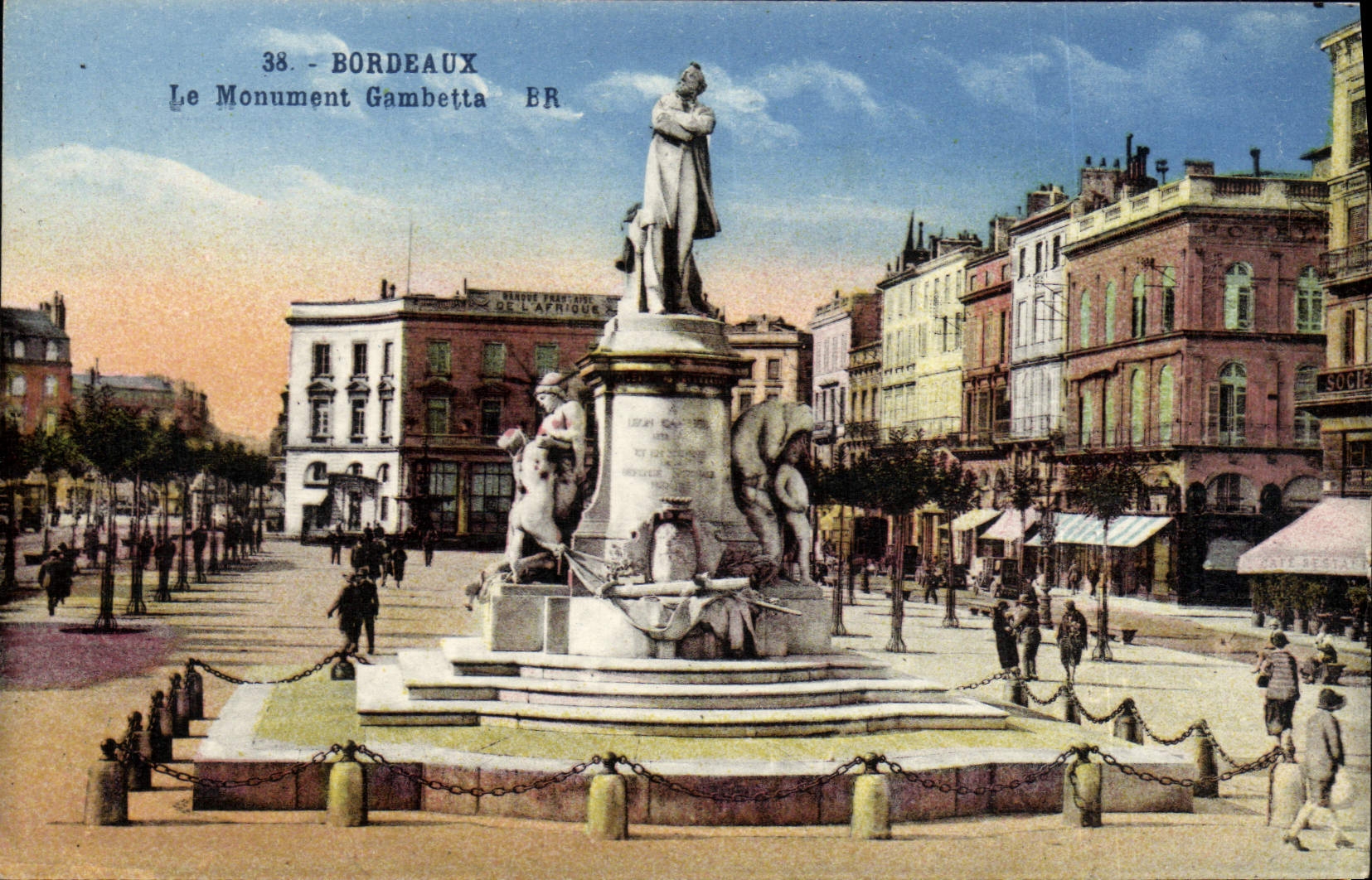 CPA Bordeaux Le Monument Gambetta