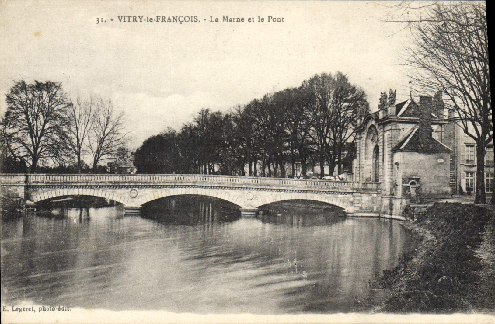 CPA Vitry le Framcpos La Marne et le Pont