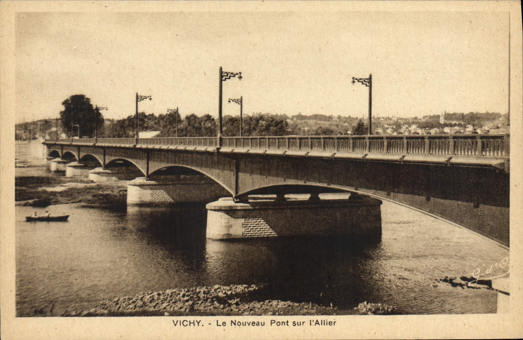 CPA Vichy Le Nouveau Pont sur l'Allier