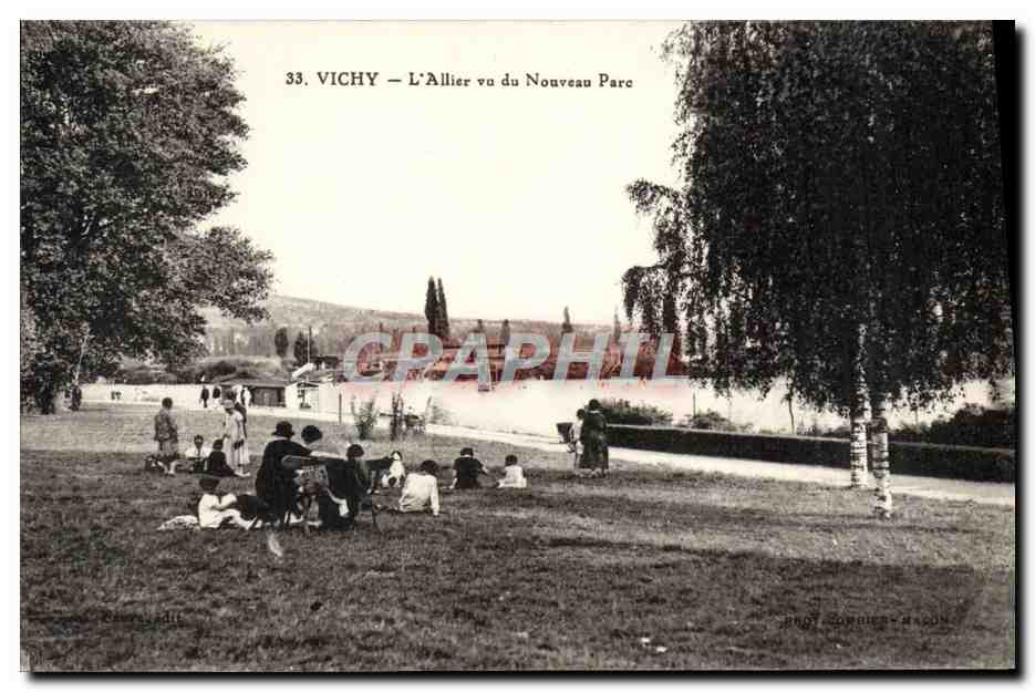 CPA Vichy L'Allier vu du Nouveau Parc
