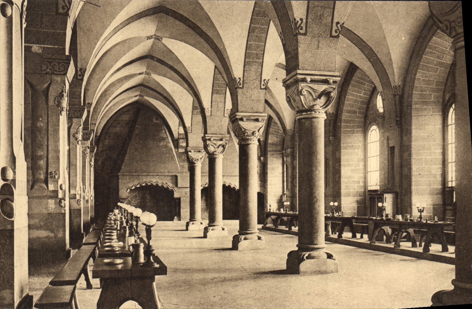 CPA Le Refectoire de l'Abbaye St Pierre de Solesmes Sarthe