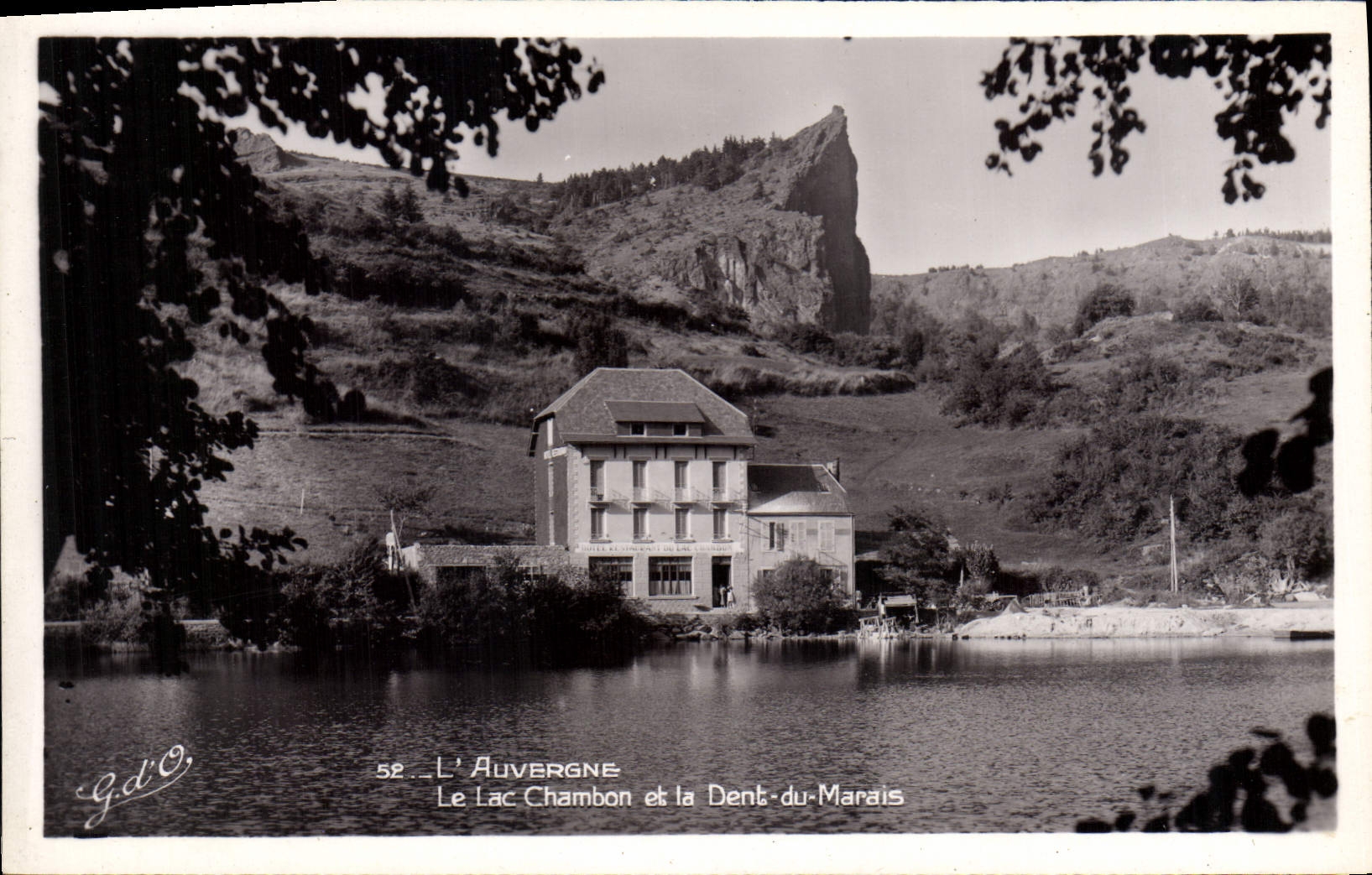 L'Auvergne — Le Lac Chambon et la Dent-du-Marais — G.d'O.