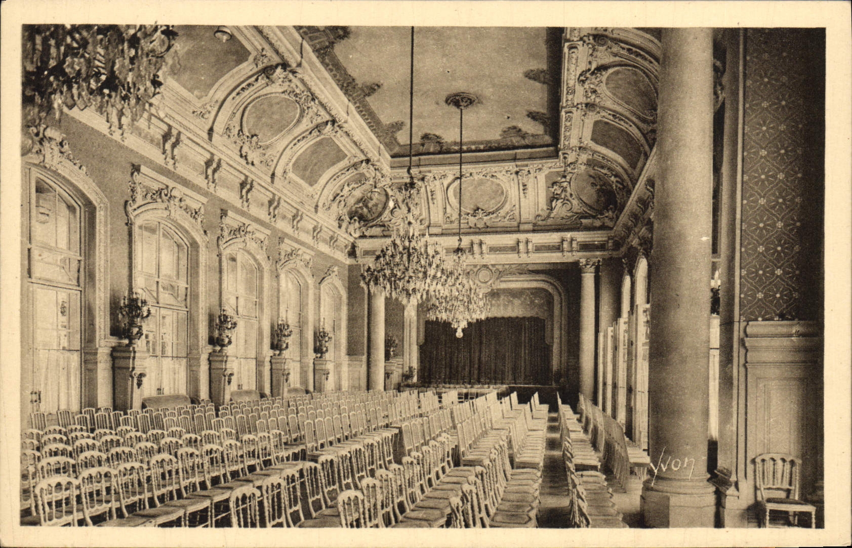 CPA Vichy La Salle des Fetes du Grand Casino