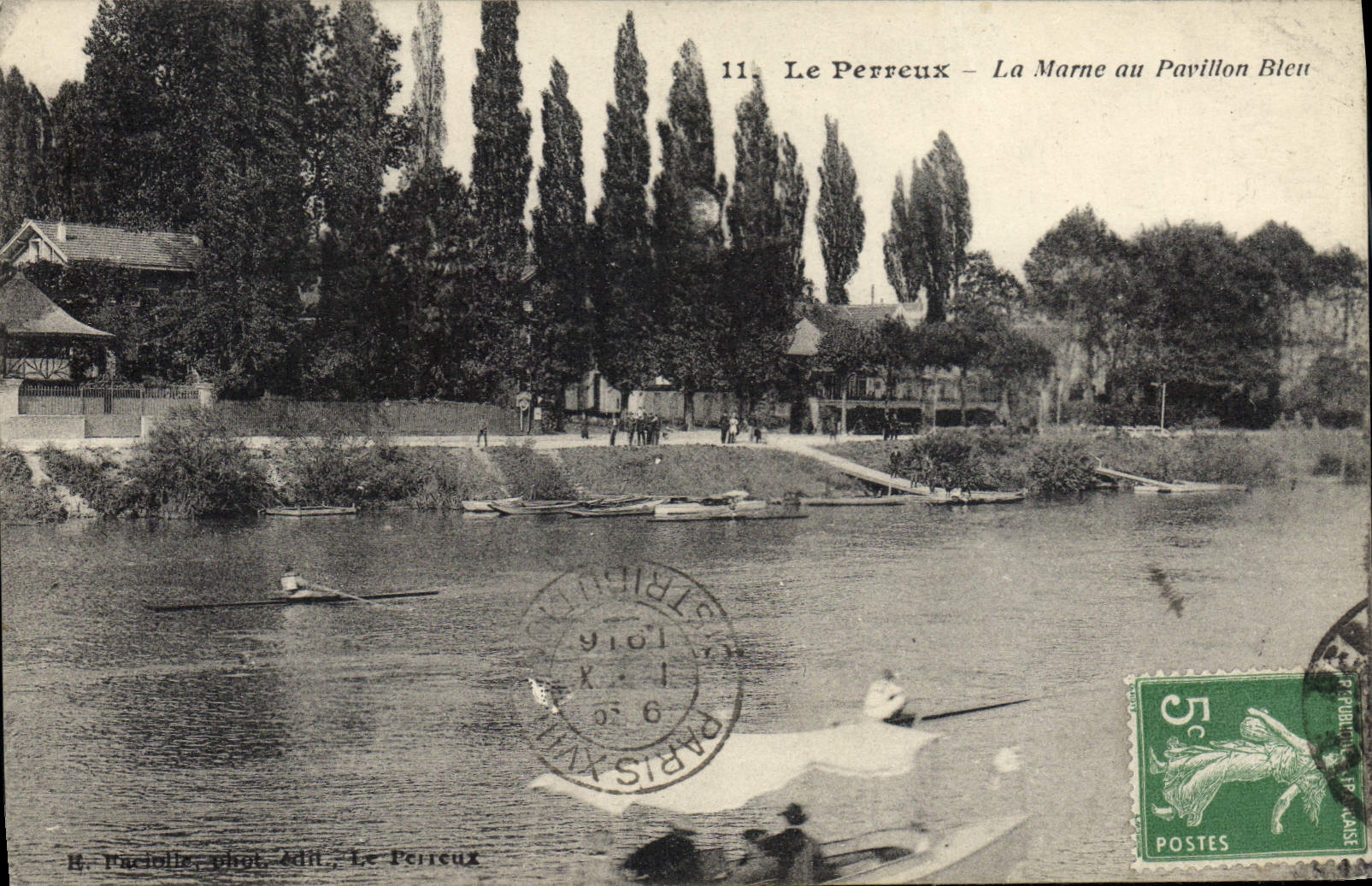 CPA Le Perreux La Marne Au Pavillon Bleu
