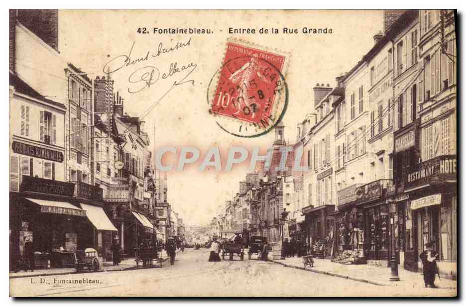 Fontainebleau — Entrée de la Rue Grande — L. D. Fontainebleau, n°42